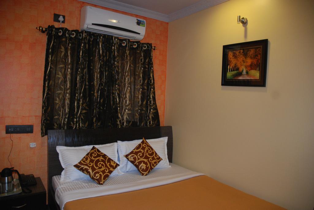 Hotel Cosmo Мумбаи Экстерьер фото