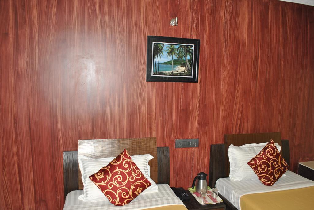 Hotel Cosmo Мумбаи Экстерьер фото